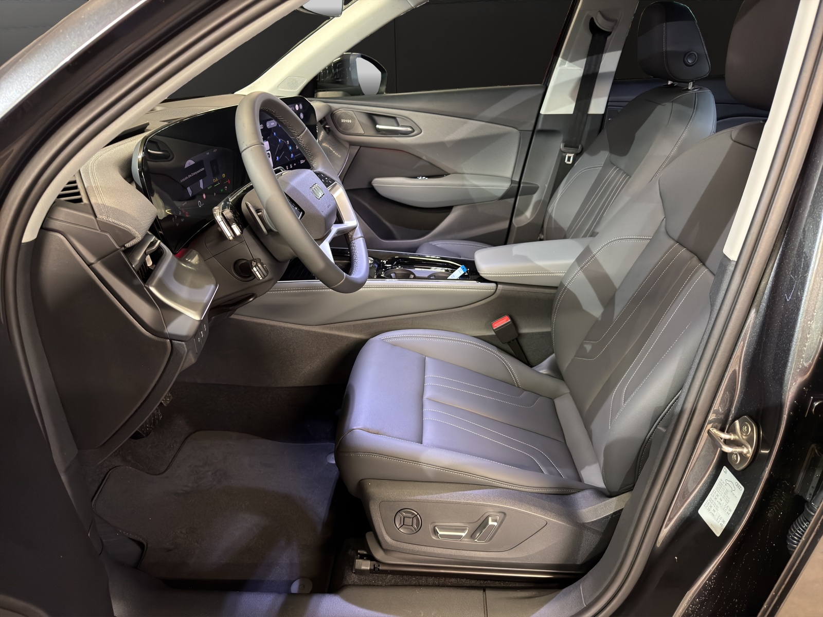 AUDI Q3 SUV e-hybrid 200 kW S tronig-image-7