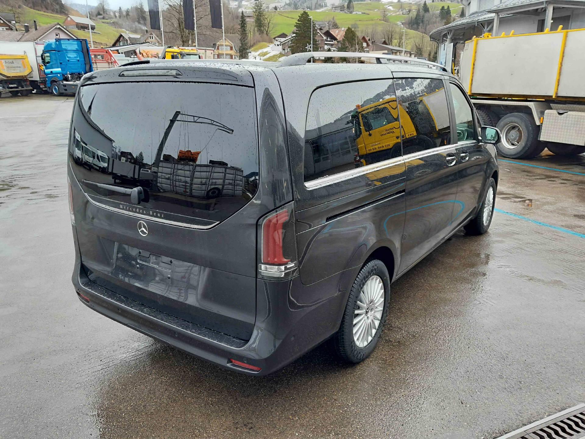 MERCEDES-BENZ V 300 d Avantgarde lang Van 4x4-image-6