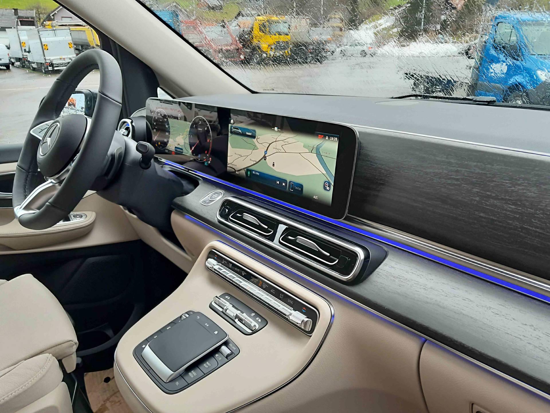 MERCEDES-BENZ V 300 d Avantgarde lang Van 4x4-image-13