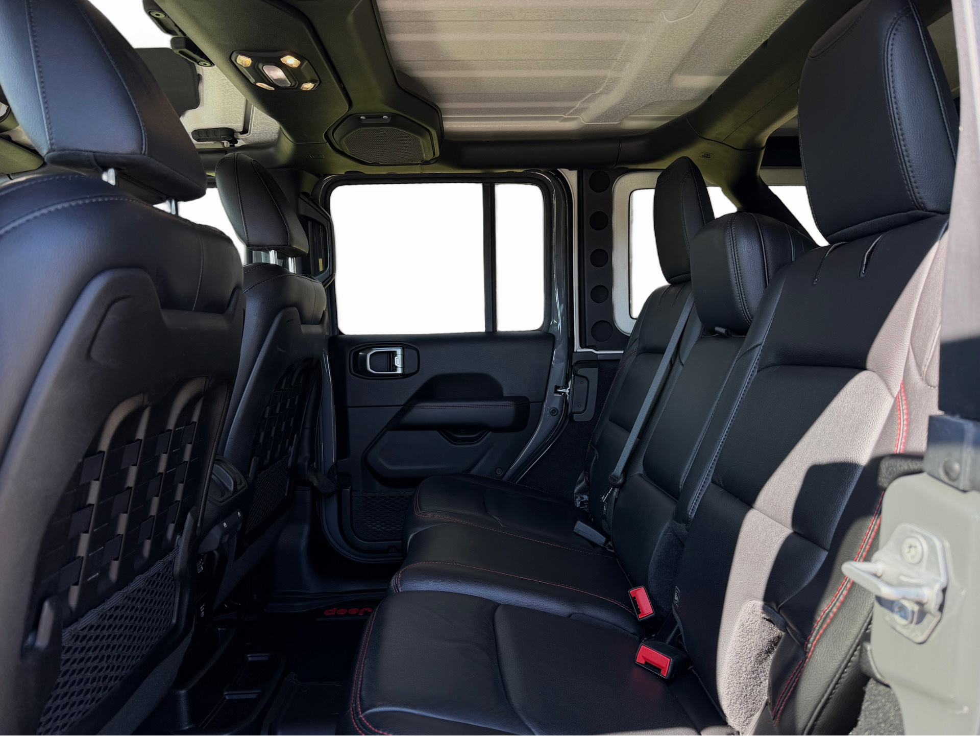 JEEP Wrangler 2.0 Unlimited Rubicon Automatic-image-11
