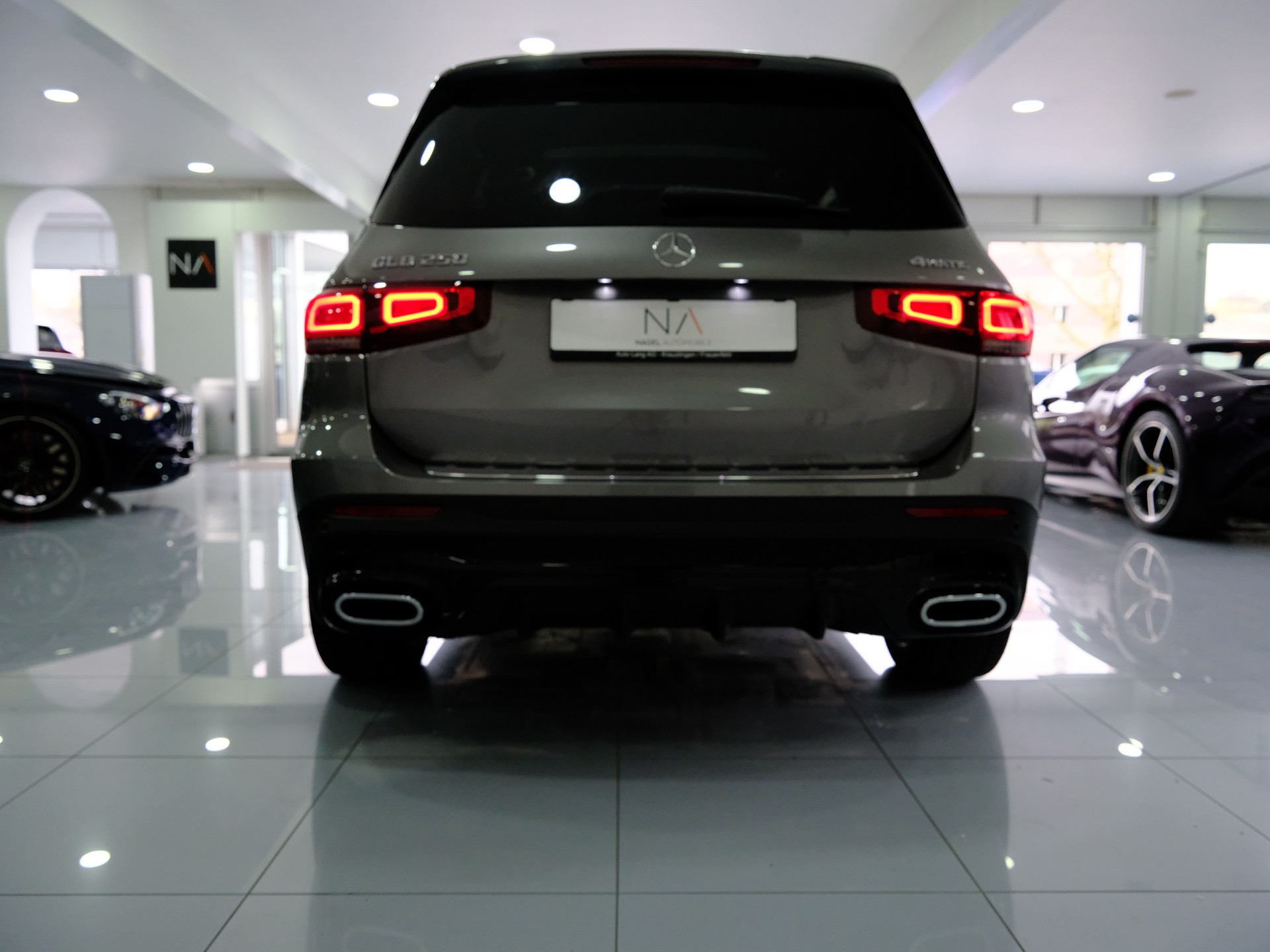 MERCEDES-BENZ GLB 250 4Matic AMG Line 8G-Tronic-image-5