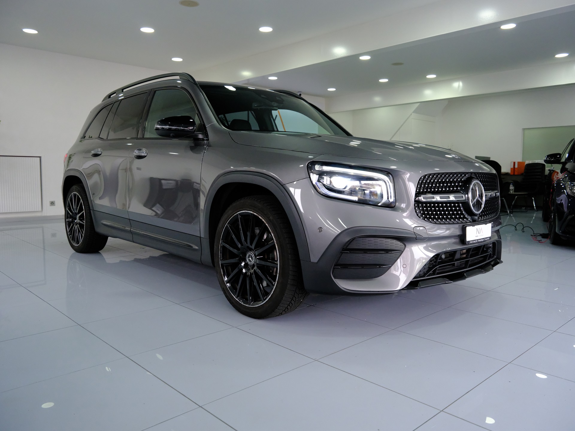 MERCEDES-BENZ GLB 250 4Matic AMG Line 8G-Tronic-image-1