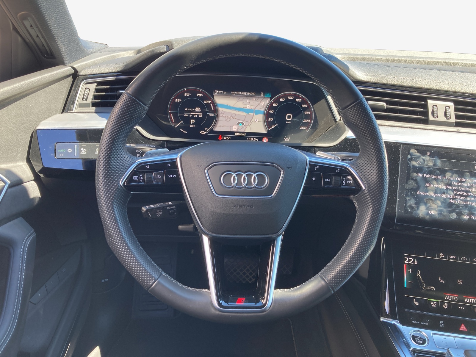 AUDI e-tron 55 Sportback S Line Black Edition quattro-image-10