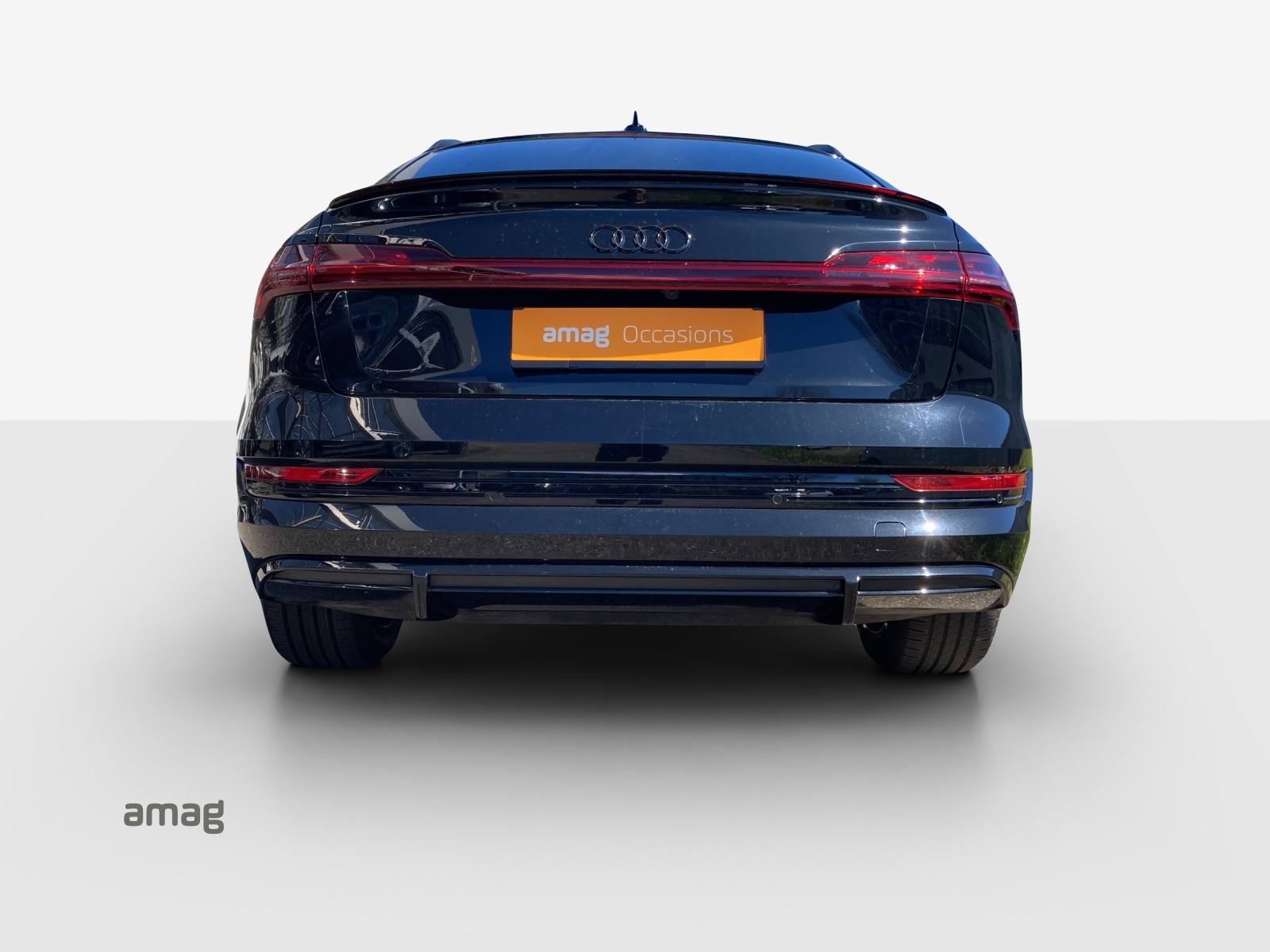 AUDI e-tron 55 Sportback S Line Black Edition quattro-image-4