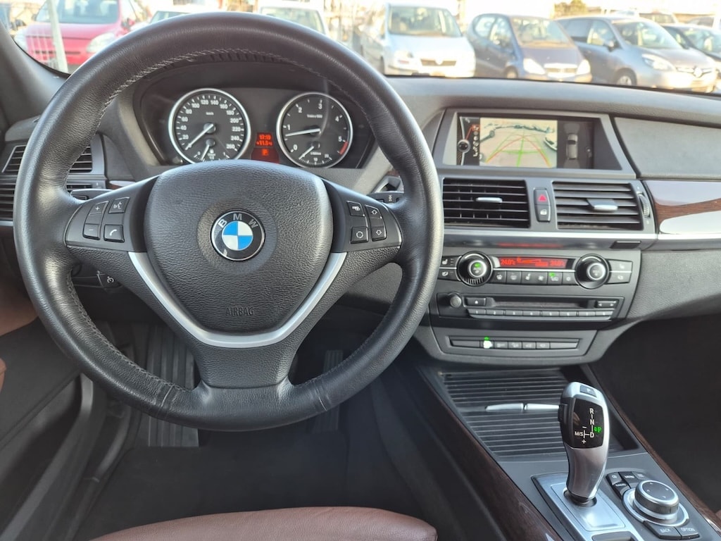 BMW X5 xDrive 40d Steptronic-image-13