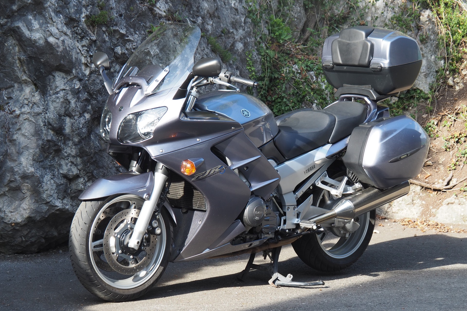 YAMAHA FJR 1300 ABS-showroom-element-1