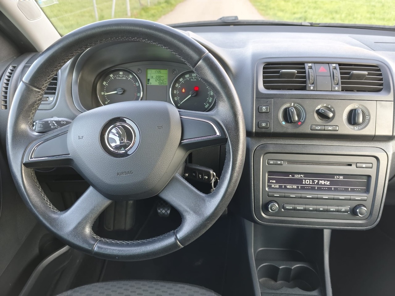 SKODA Fabia 1.2 Ambition-image-8