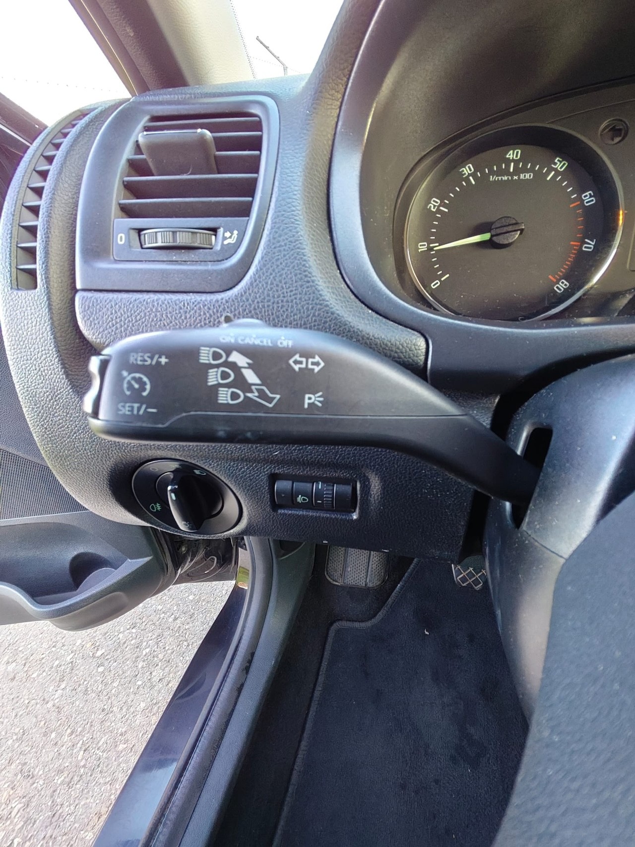 SKODA Fabia 1.2 Ambition-image-13