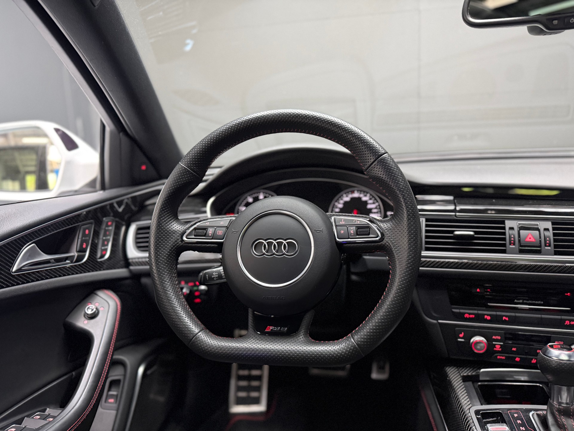 AUDI RS6 Avant 4.0 TFSI V8 quattro Tiptronic-image-5