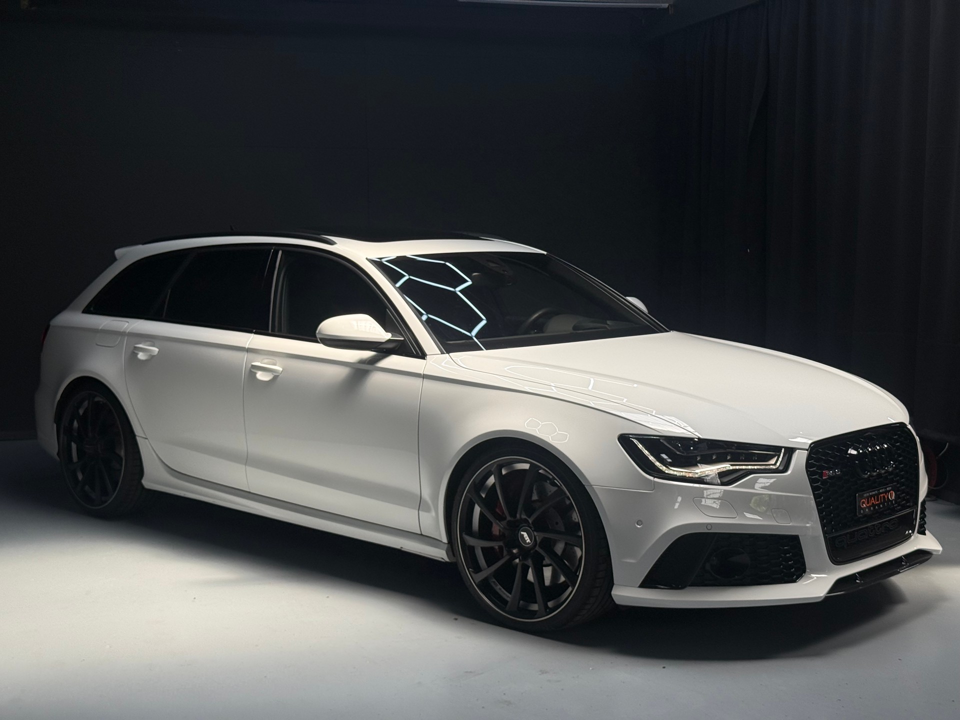 AUDI RS6 Avant 4.0 TFSI V8 quattro Tiptronic-image-3