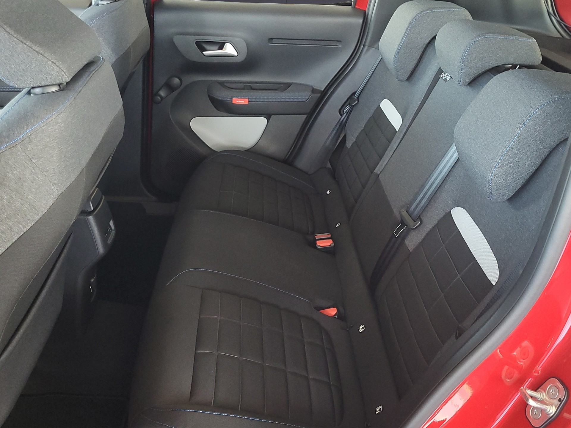 CITROEN C3 1.2 MHEV Plus DCS6-image-5
