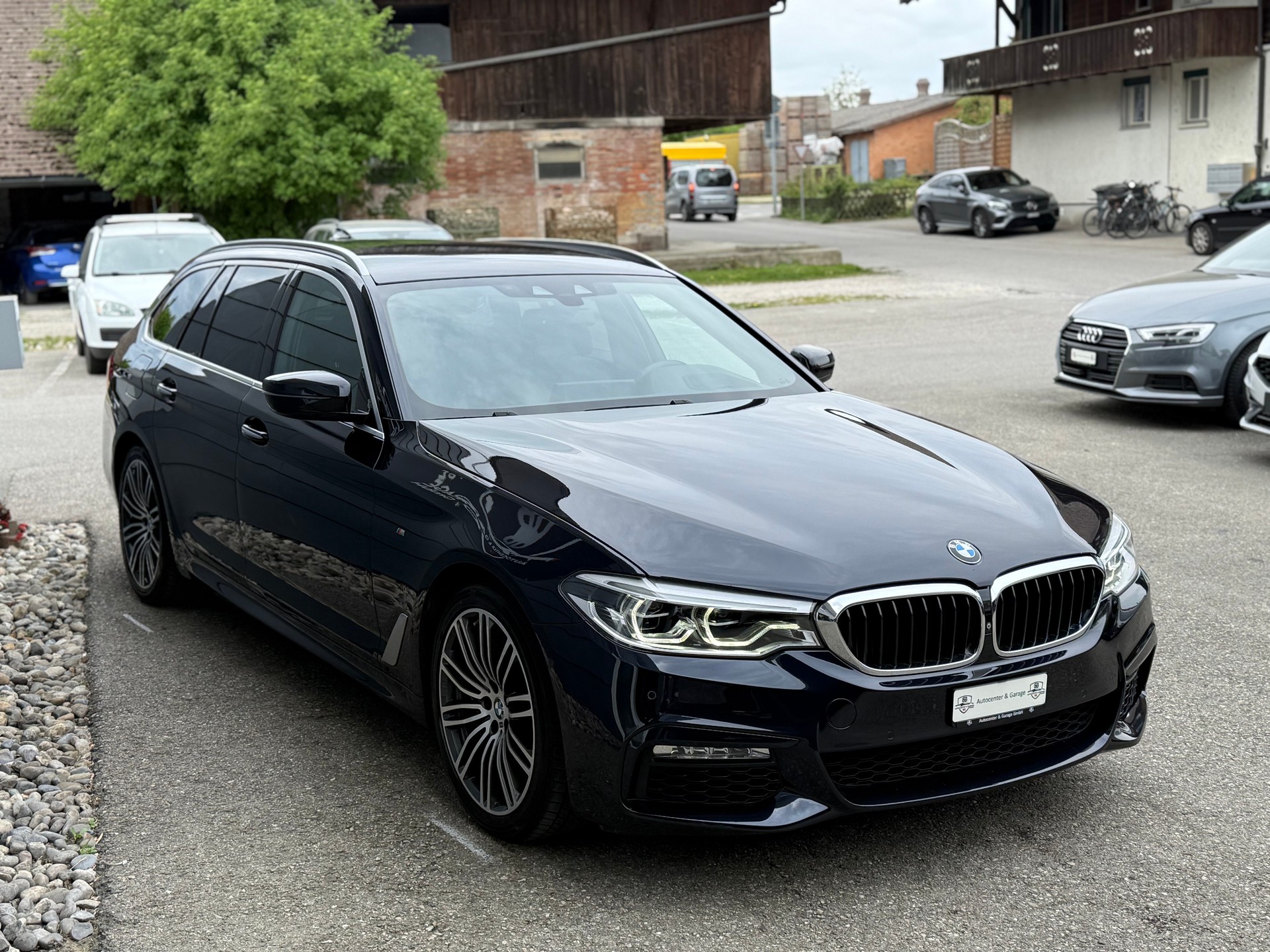 BMW 540i xDrive Touring Sport Line Steptronic-image-9