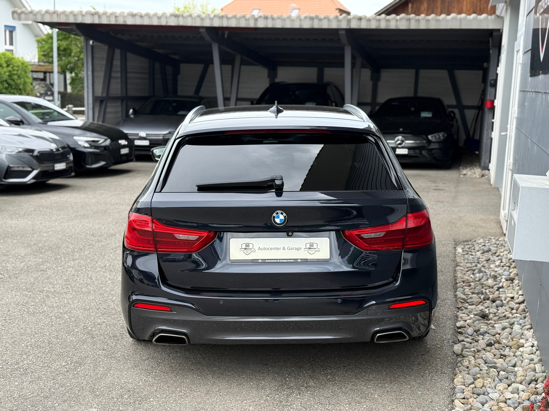 BMW 540i xDrive Touring Sport Line Steptronic-image-7