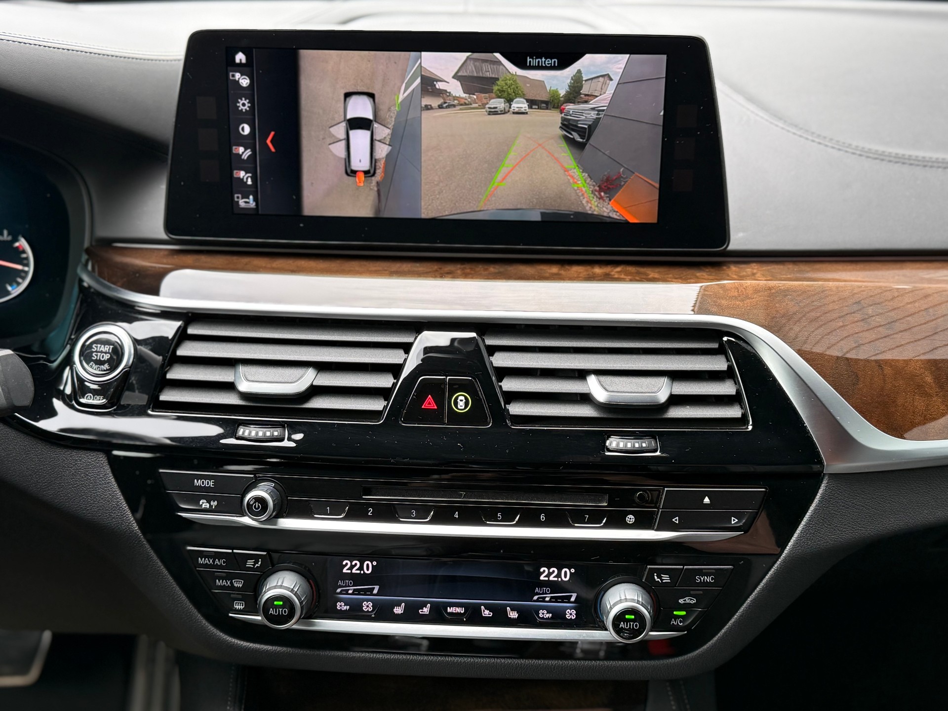 BMW 540i xDrive Touring Sport Line Steptronic-image-16