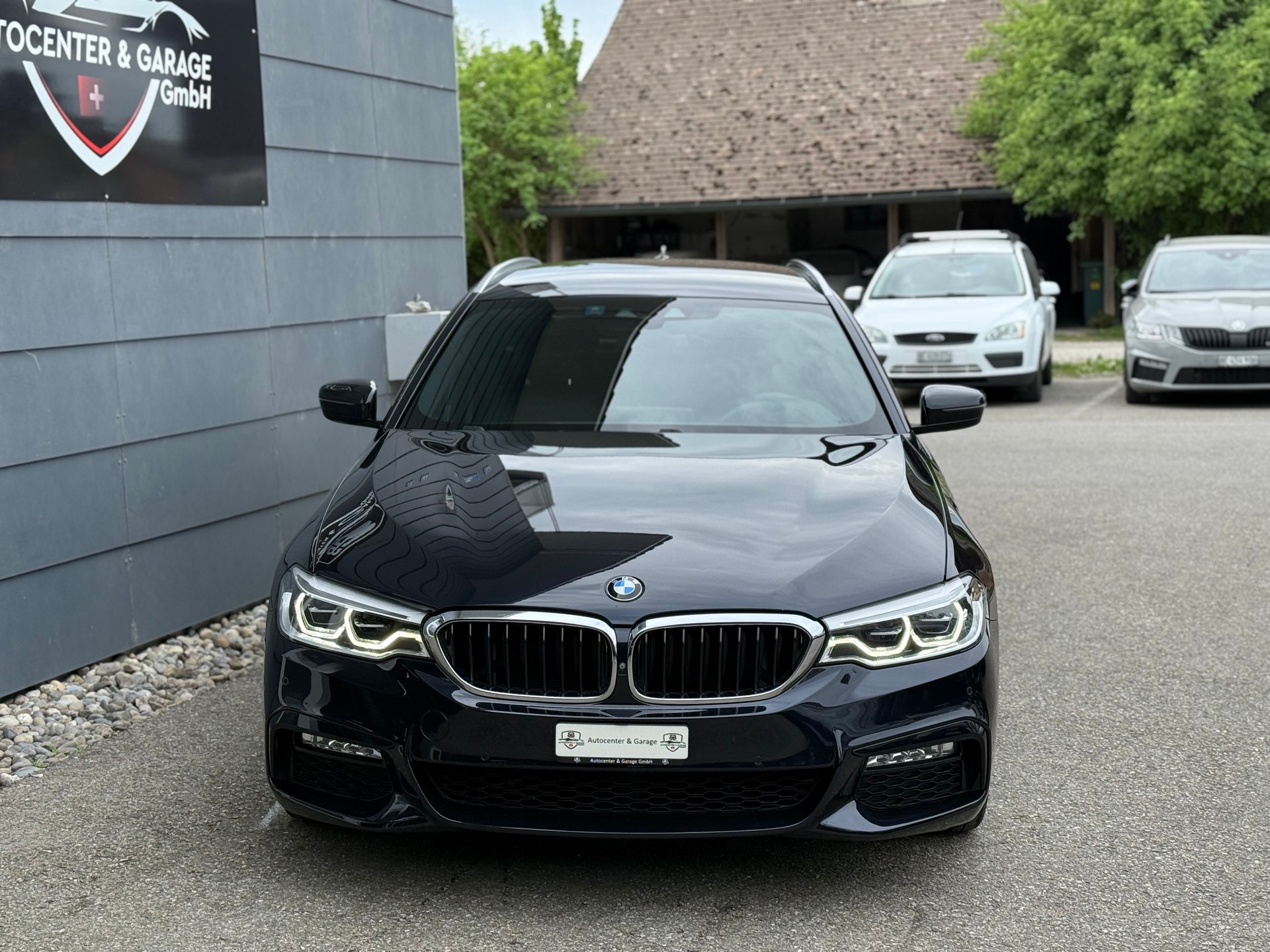 BMW 540i xDrive Touring Sport Line Steptronic-image-8
