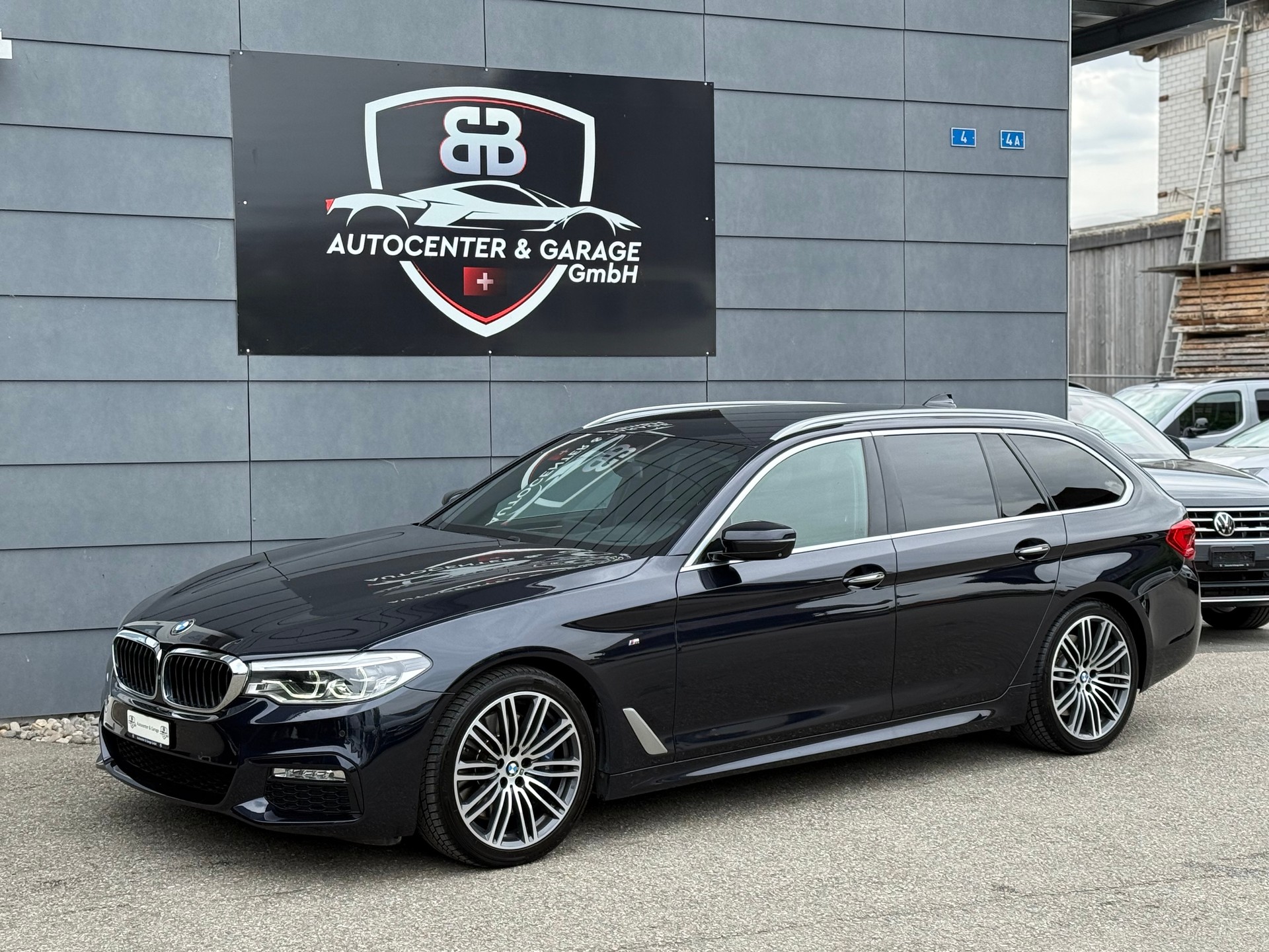 BMW 540i xDrive Touring Sport Line Steptronic-image-2