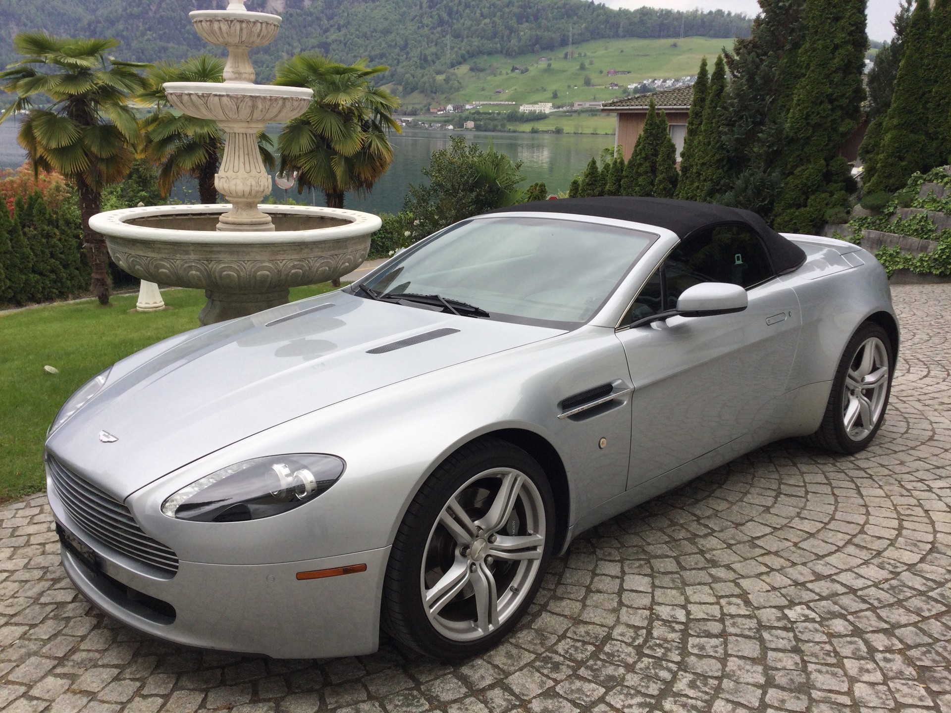 ASTON MARTIN V8 Vantage 4.7 Sportshift-image-4