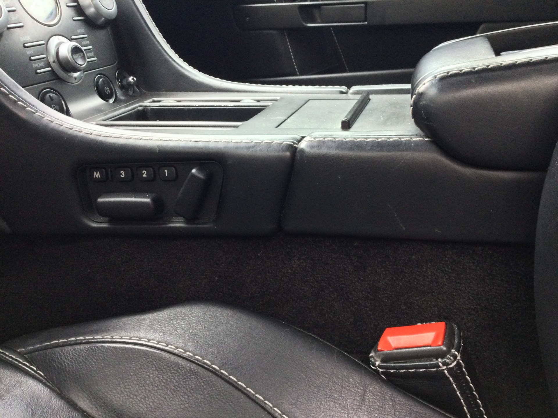 ASTON MARTIN V8 Vantage 4.7 Sportshift-image-12
