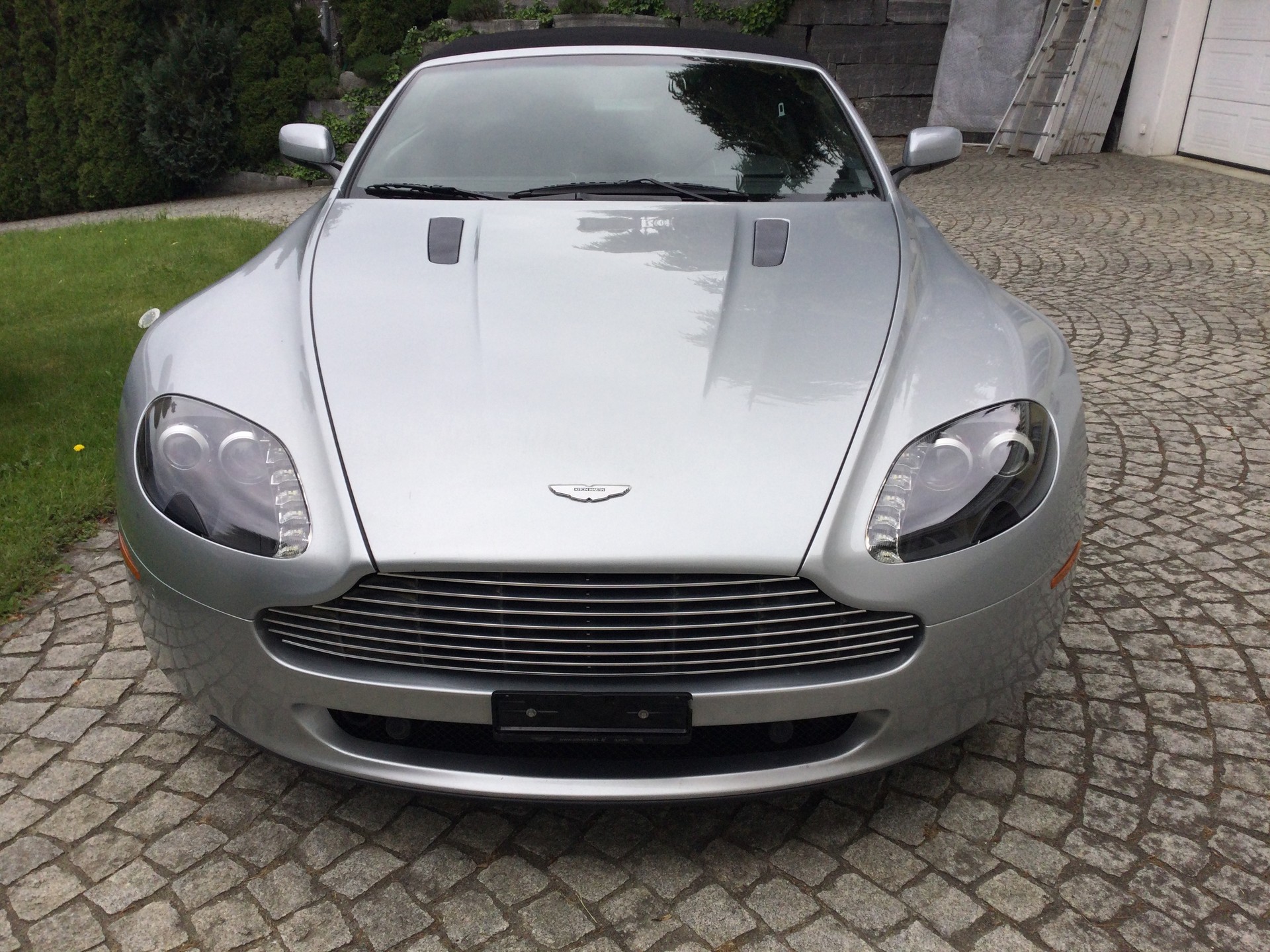 ASTON MARTIN V8 Vantage 4.7 Sportshift-image-1