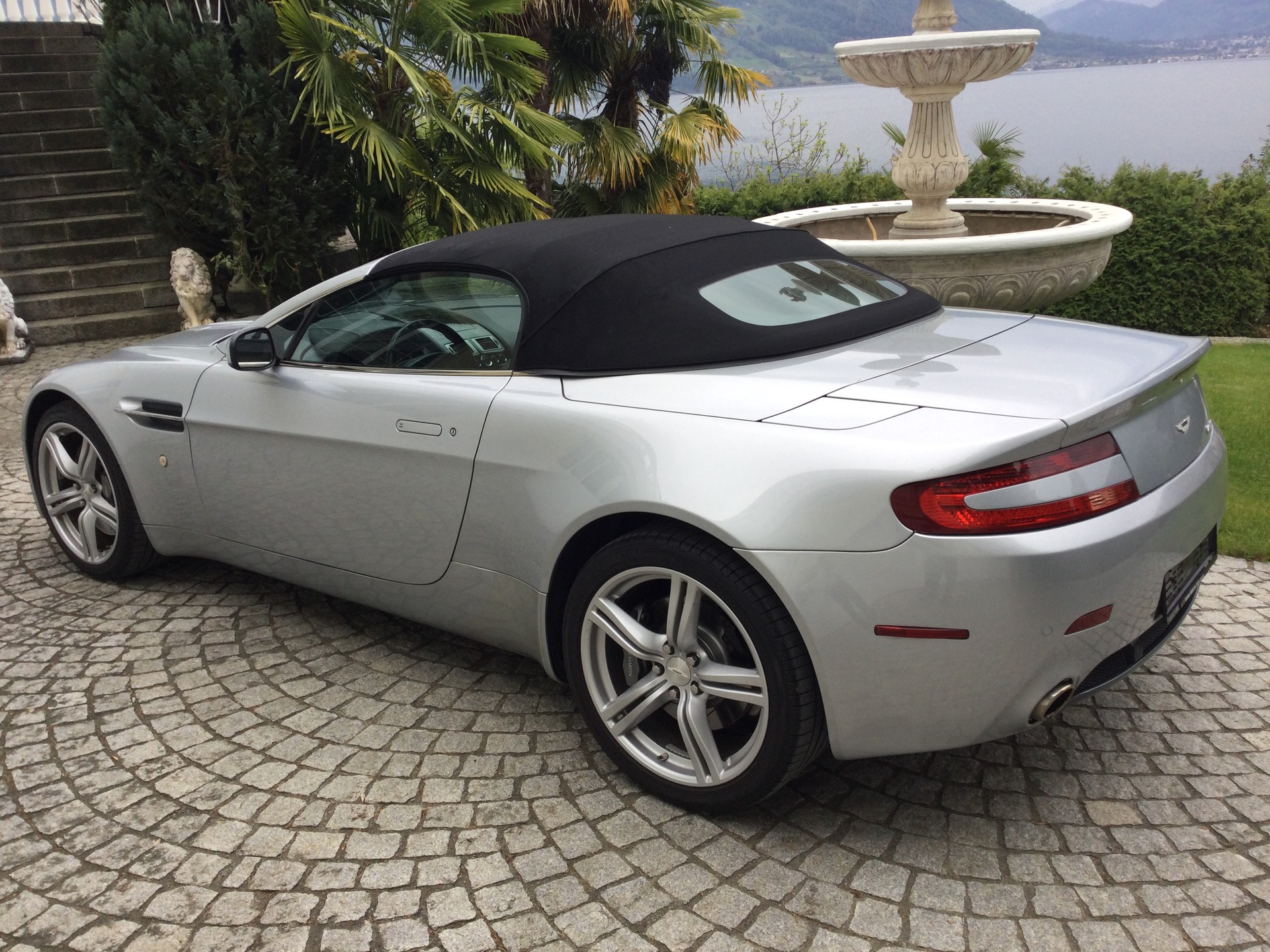 ASTON MARTIN V8 Vantage 4.7 Sportshift-image-3