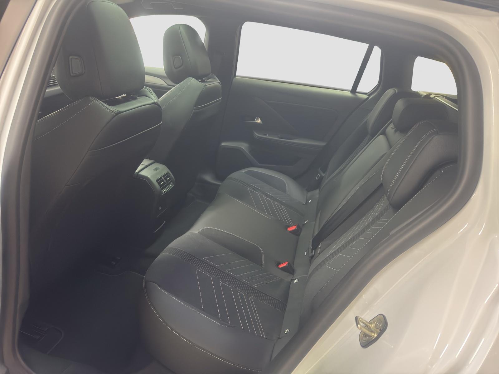 OPEL Astra-e Sports Tourer Ultimate-image-14