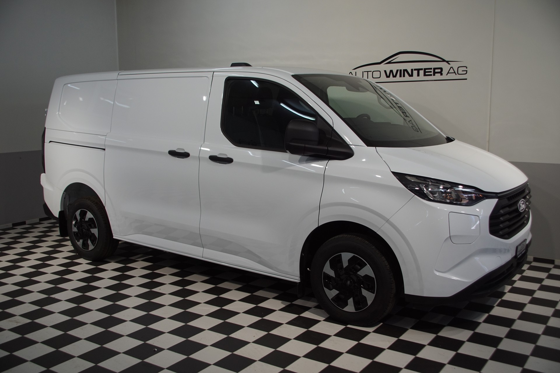 FORD Transit Custom Van PHEV 320 L1H1 Trend Automat-showroom-element-1
