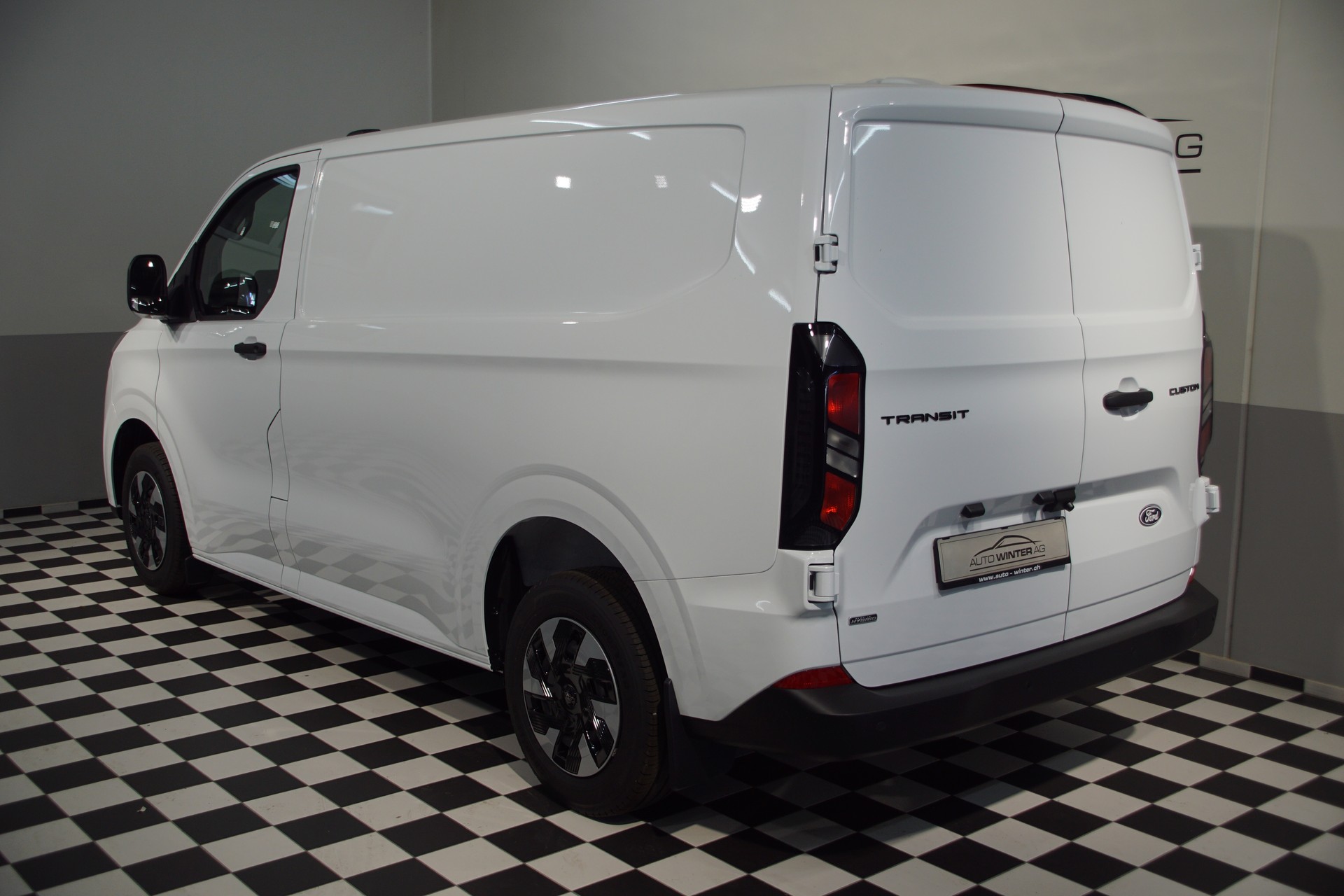 FORD Transit Custom Van PHEV 320 L1H1 Trend Automat-image-5