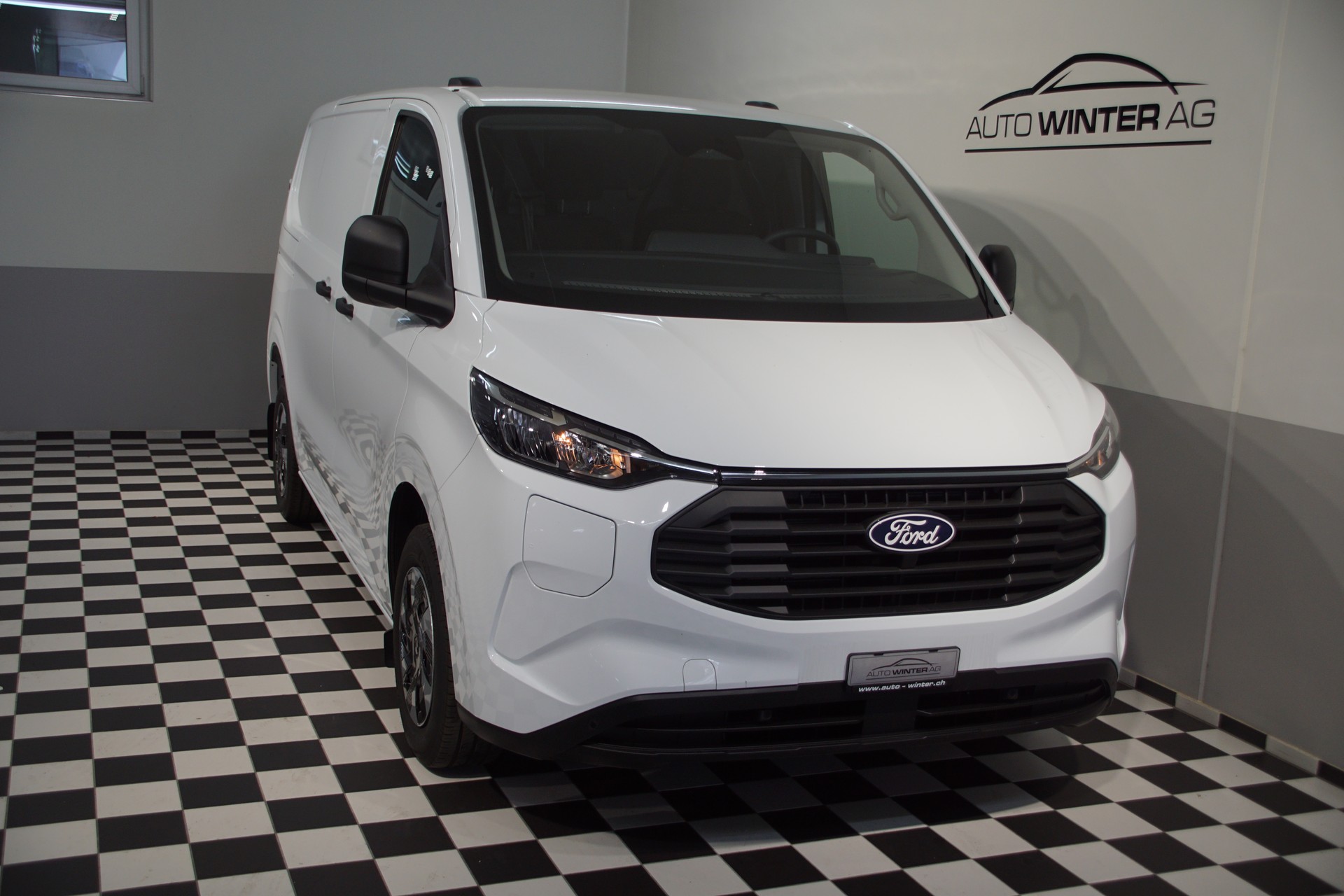 FORD Transit Custom Van PHEV 320 L1H1 Trend Automat-showroom-element-2