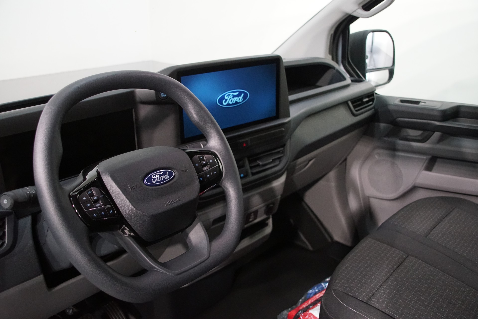 FORD Transit Custom Van PHEV 320 L1H1 Trend Automat-image-16