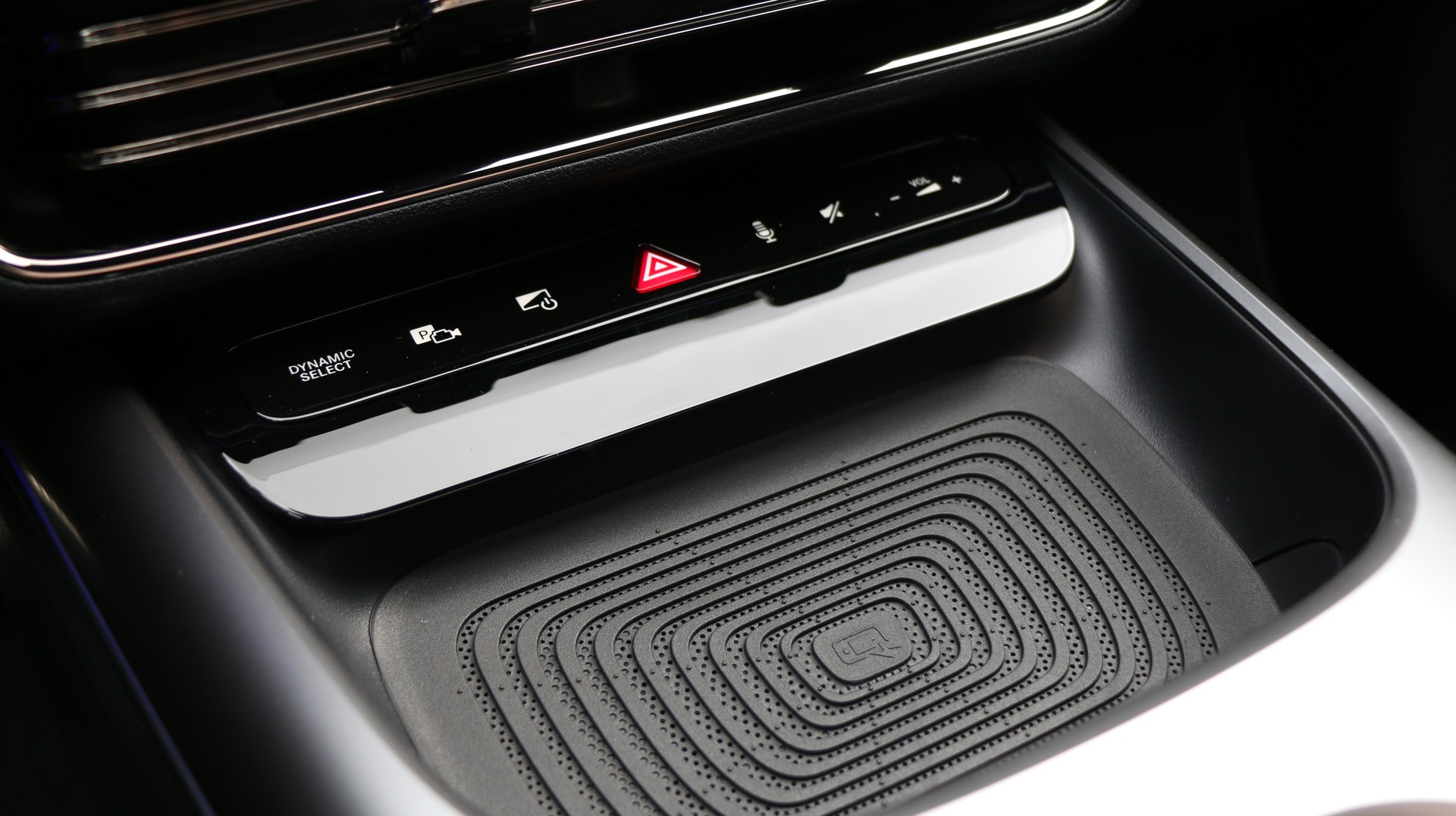 MERCEDES-BENZ CLA 220 4MATIC (NEW)-image-15
