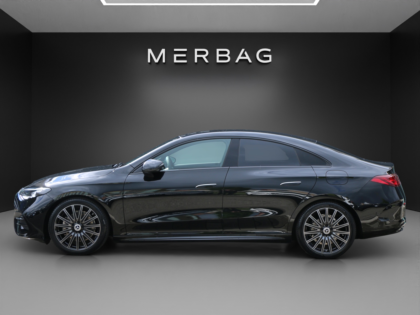 MERCEDES-BENZ CLA 220 4MATIC (NEW)-image-1