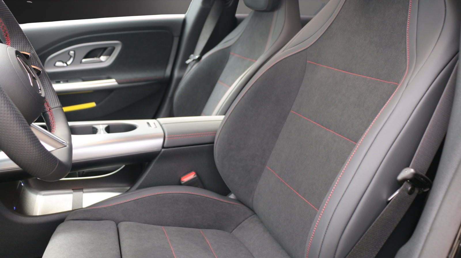 MERCEDES-BENZ CLA 220 4MATIC (NEW)-image-8