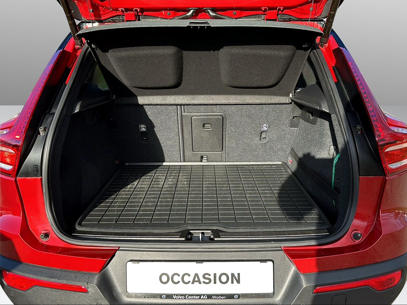 VOLVO XC40 1.5 T5 PiH R-Design-image-15