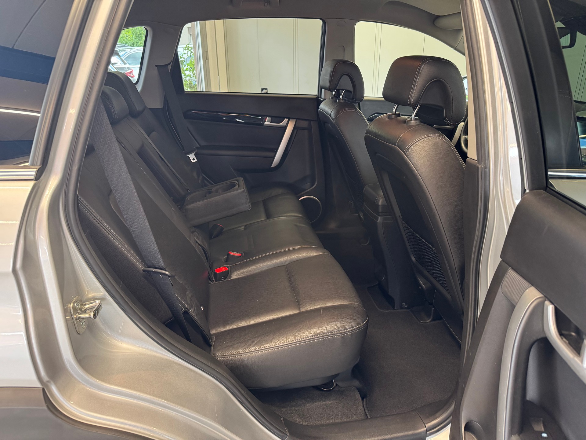 CHEVROLET Captiva 2.4 100 Anniversary 4WD Automatic-image-10