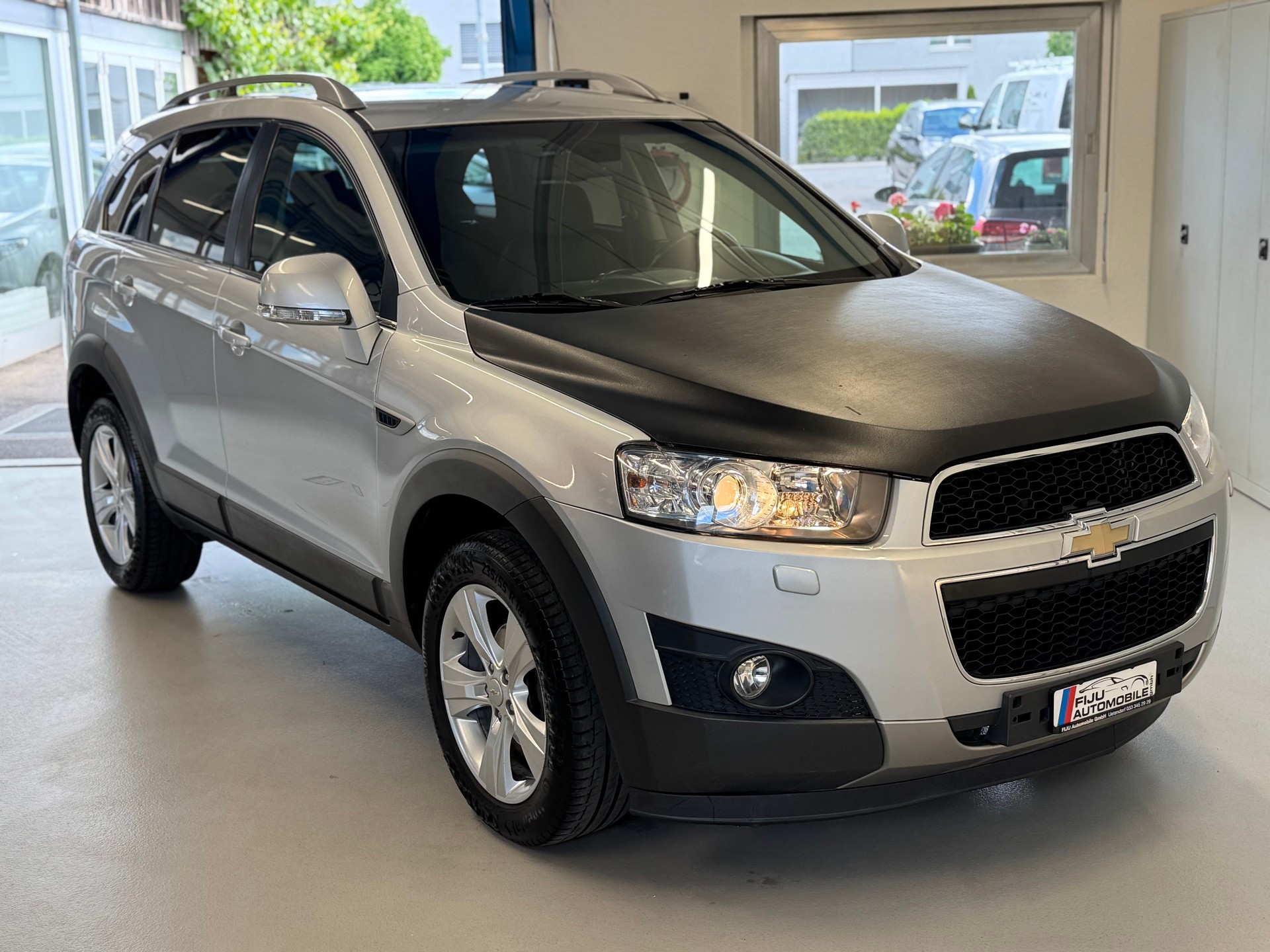 CHEVROLET Captiva 2.4 100 Anniversary 4WD Automatic-image-2