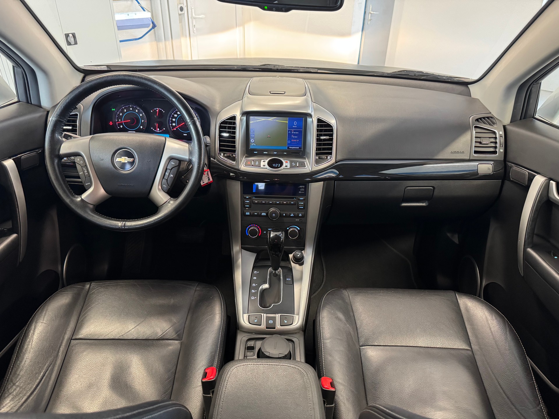 CHEVROLET Captiva 2.4 100 Anniversary 4WD Automatic-image-8