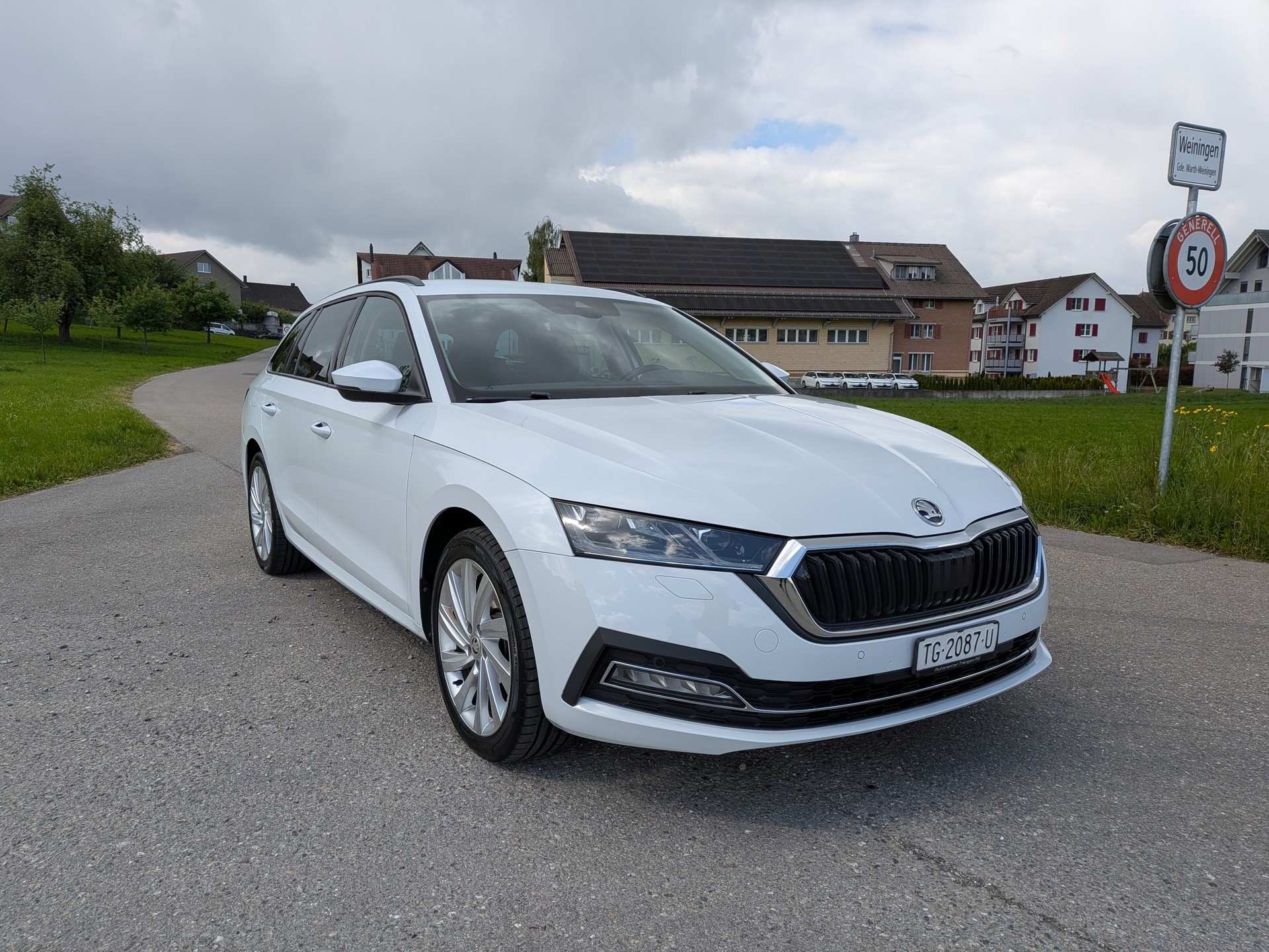 SKODA Octavia Combi 2.0 TDI DSG Style 4x4-image-5