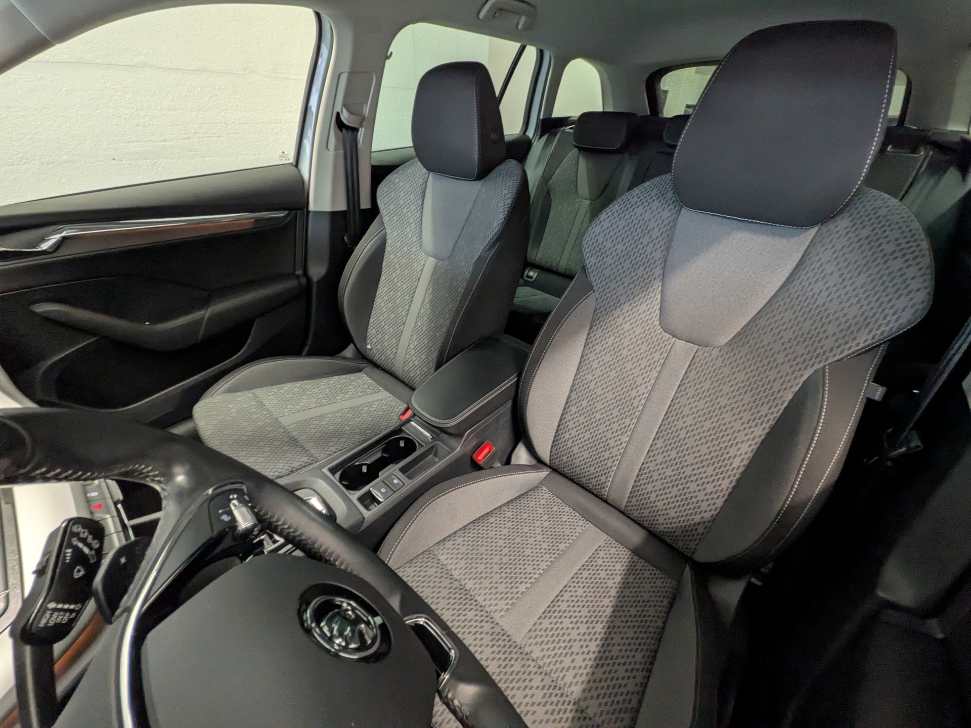 SKODA Octavia Combi 2.0 TDI DSG Style 4x4-image-15