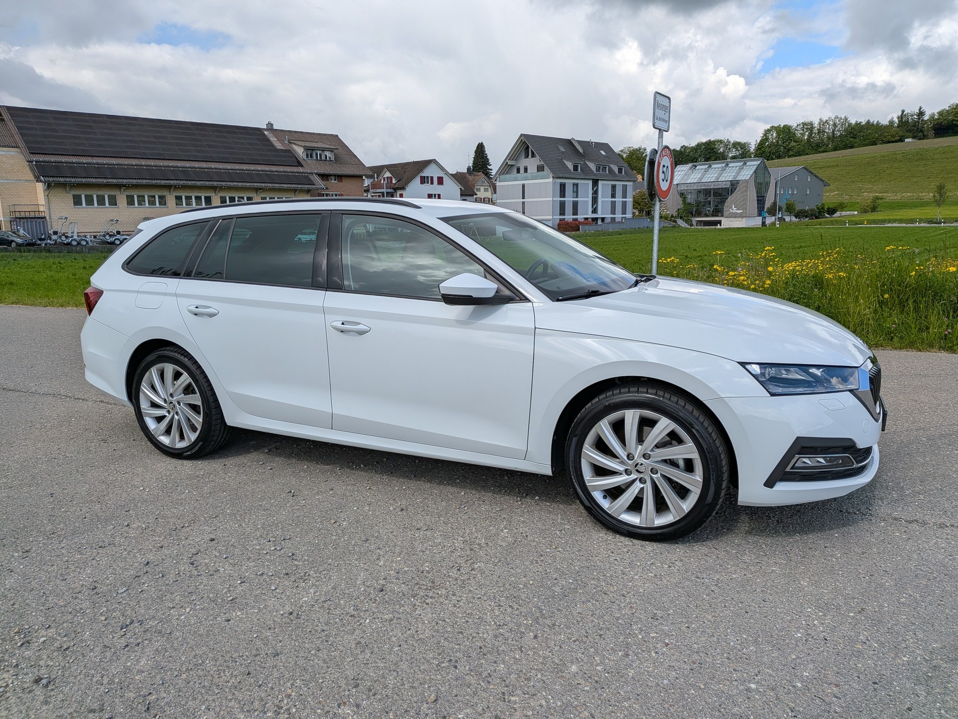 SKODA Octavia Combi 2.0 TDI DSG Style 4x4-showroom-element-3