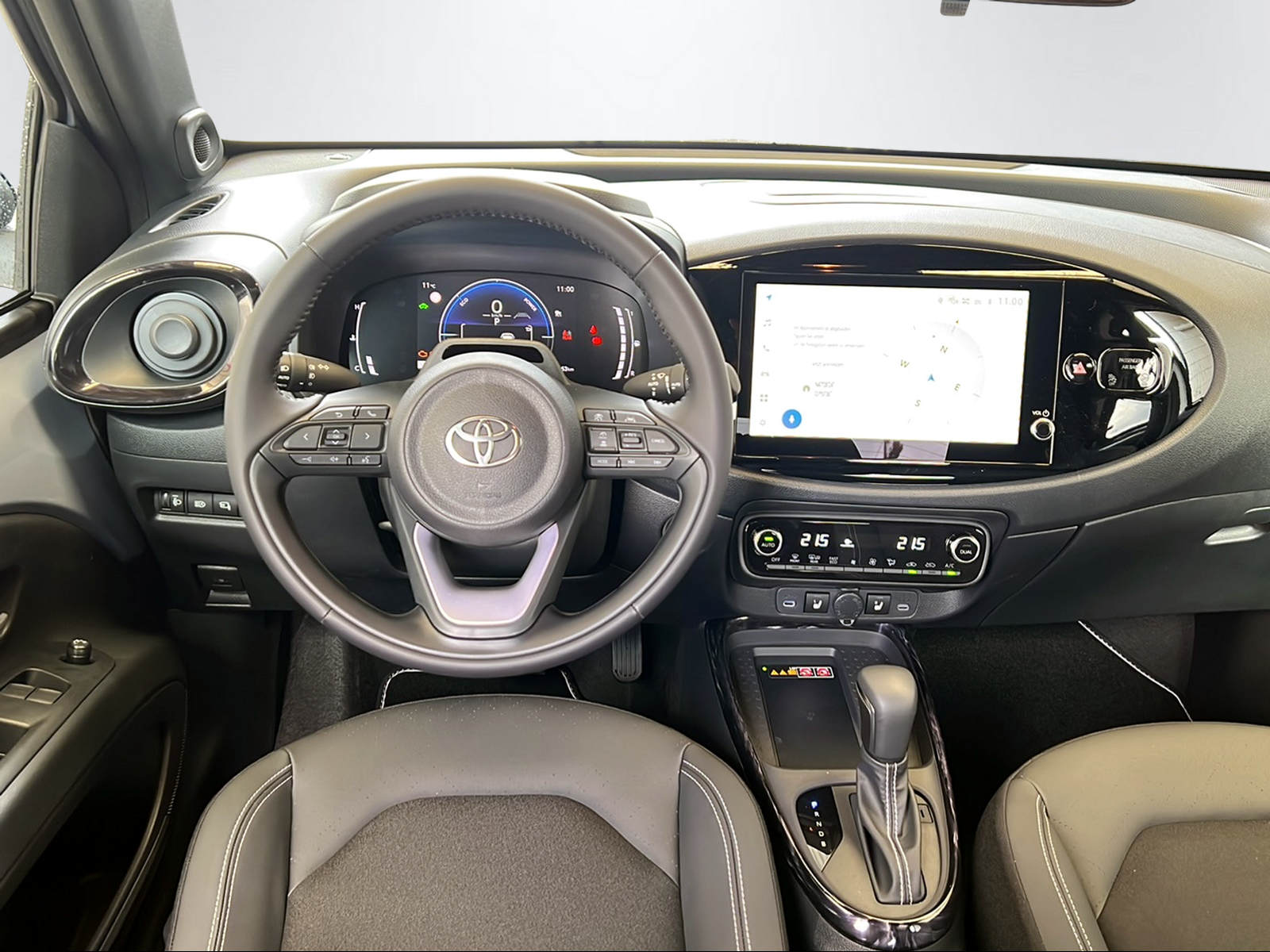 TOYOTA Aygo X 1.5 VVT-i HSD Style-image-12