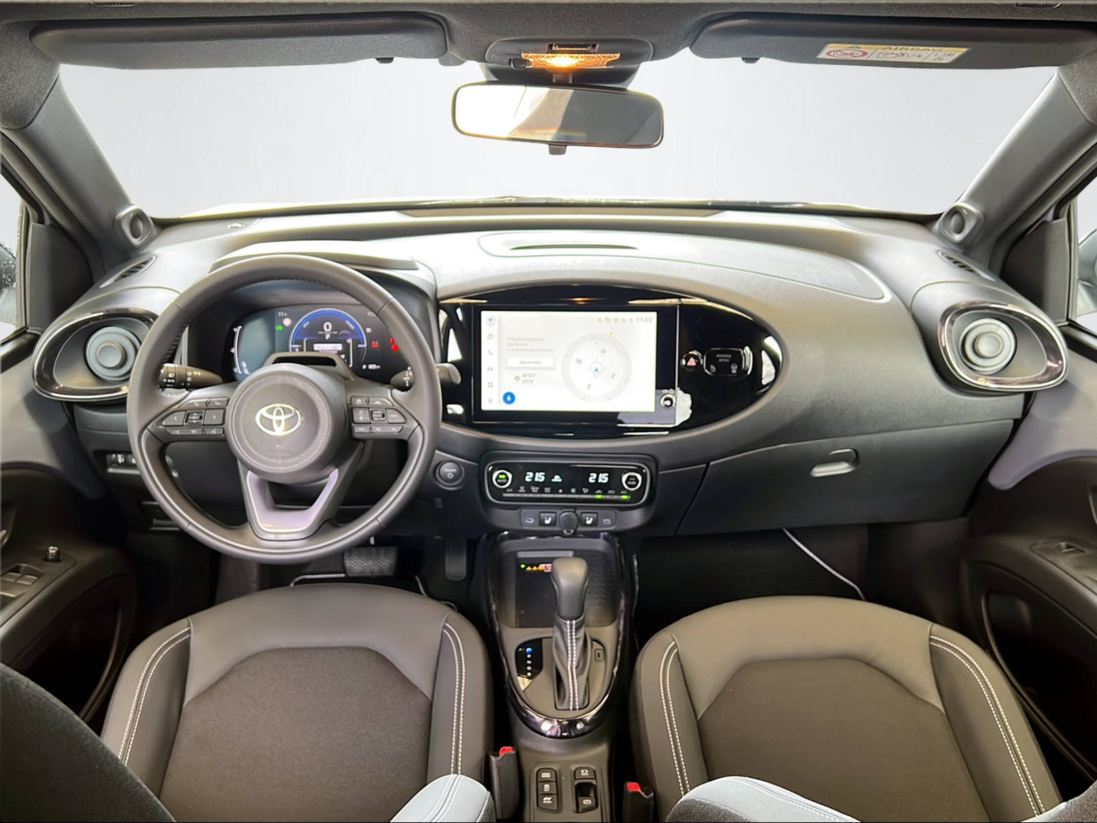 TOYOTA Aygo X 1.5 VVT-i HSD Style-image-11