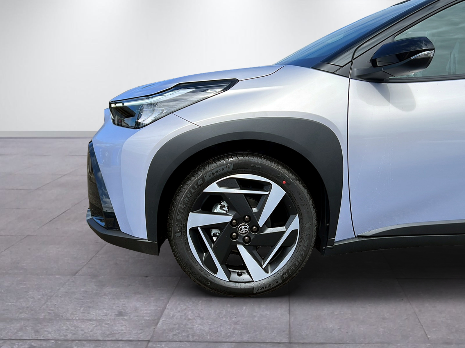 TOYOTA Aygo X 1.5 VVT-i HSD Style-showroom-element-2