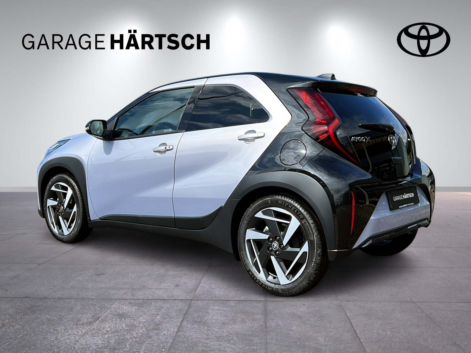 TOYOTA Aygo X 1.5 VVT-i HSD Style-showroom-element-3
