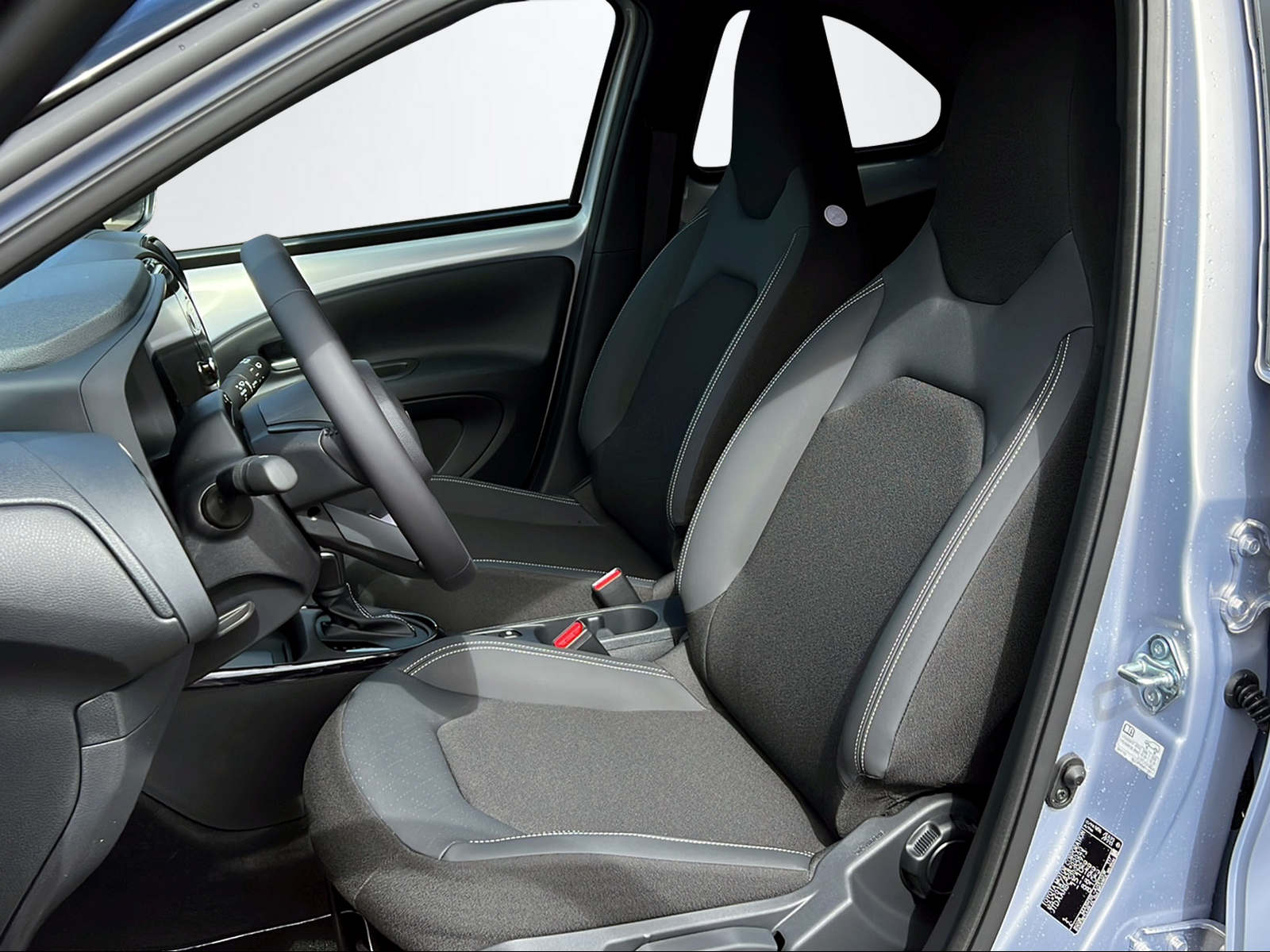 TOYOTA Aygo X 1.5 VVT-i HSD Style-image-14