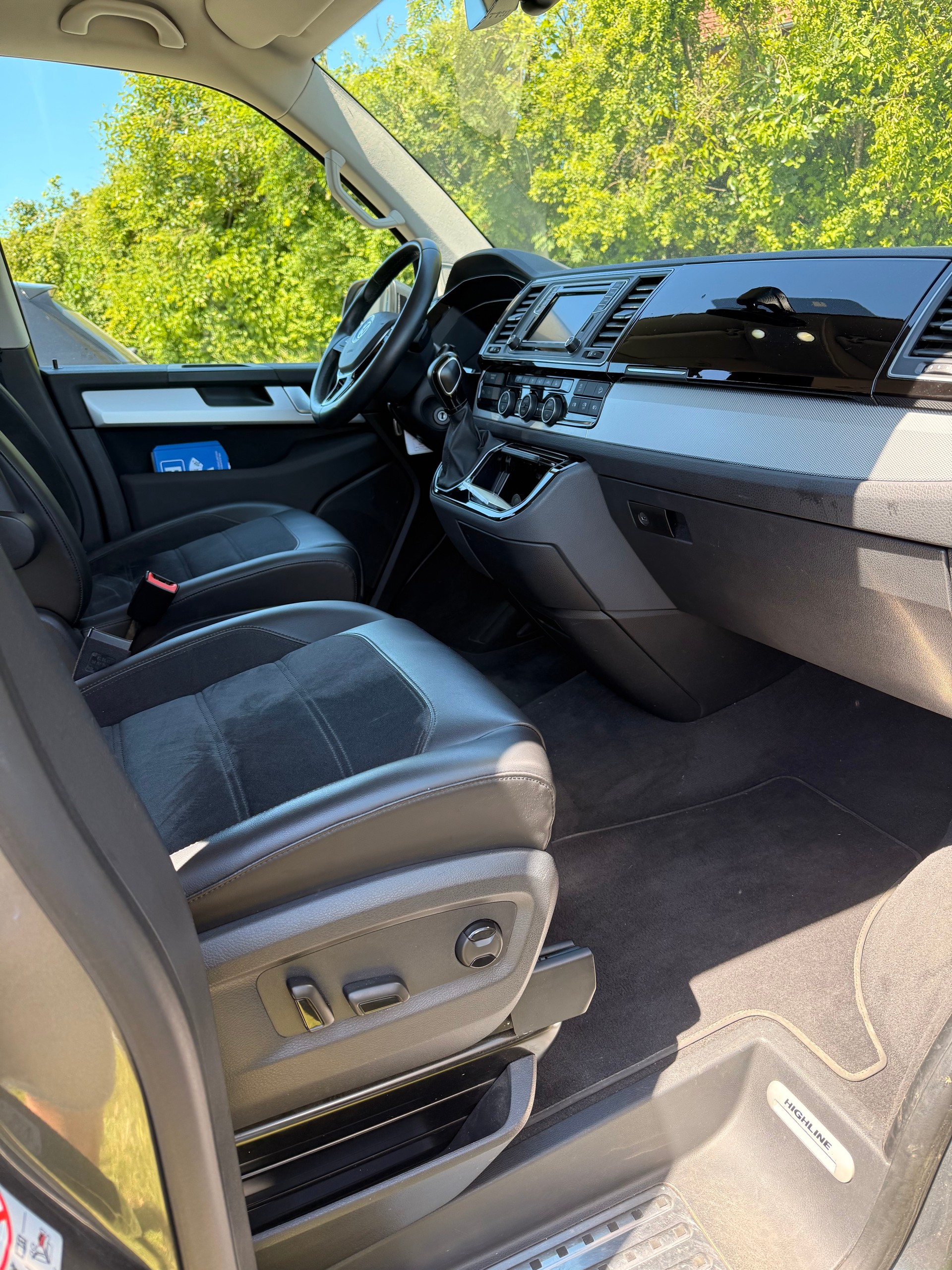 VW 2.0 TDI 199 Highline DSG 4m-image-5