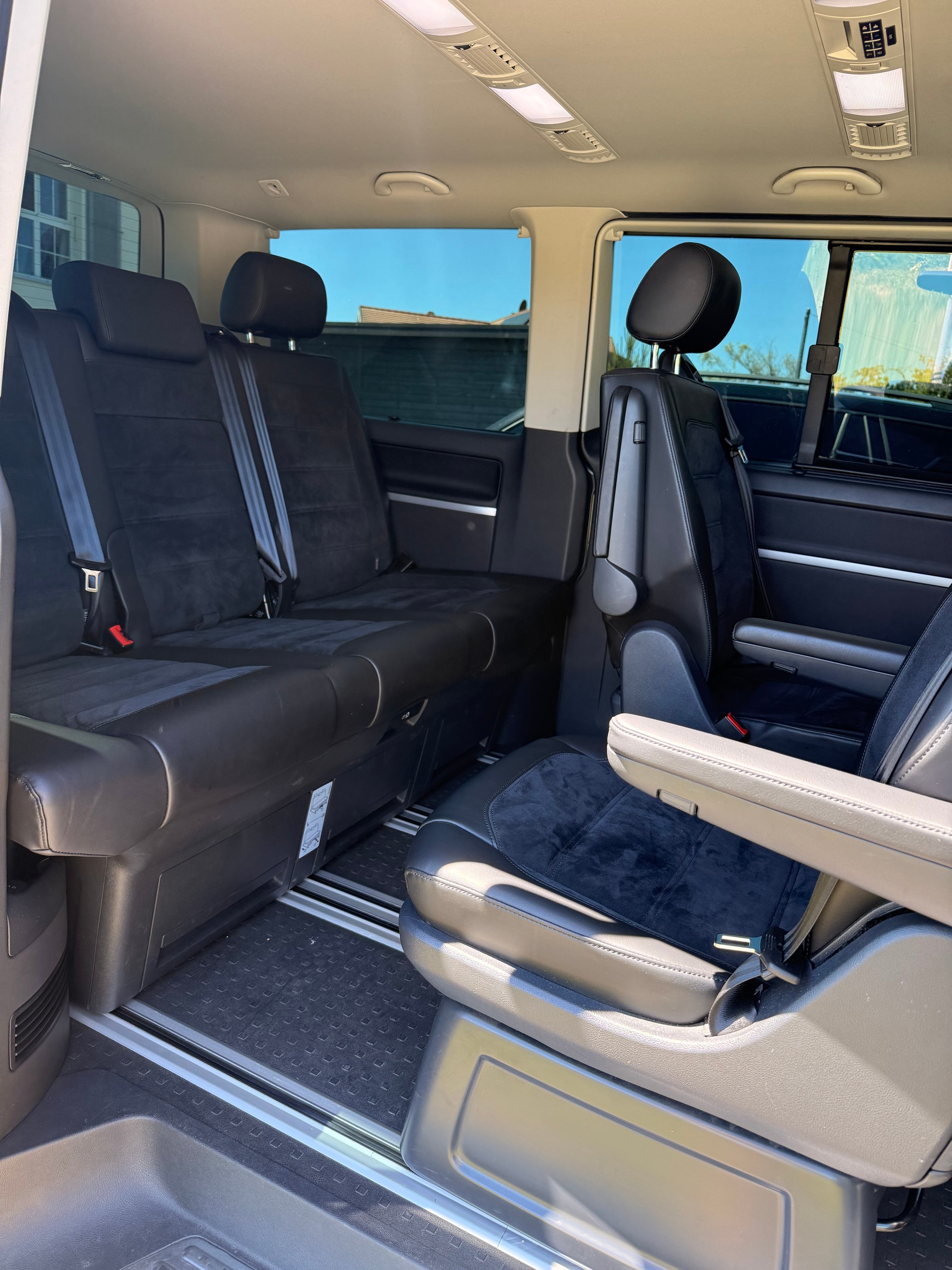 VW 2.0 TDI 199 Highline DSG 4m-image-6