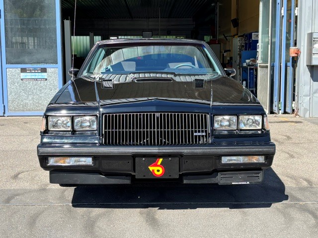 BUICK Grand National-image-1