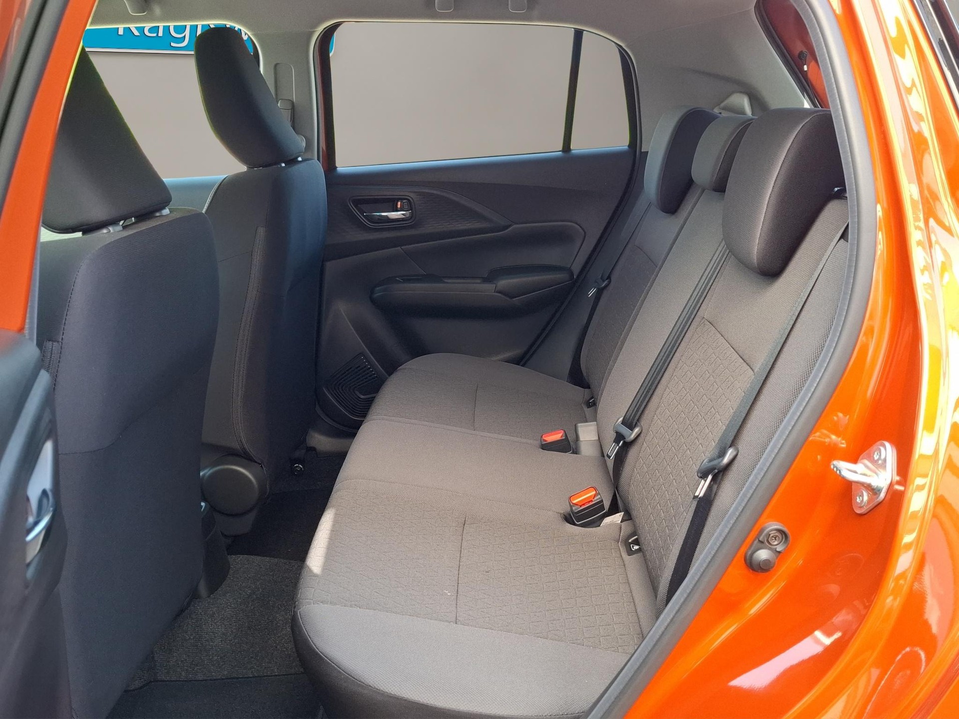 SUZUKI Swift 1.2 Sakura Top Hybrid 4x4-image-11