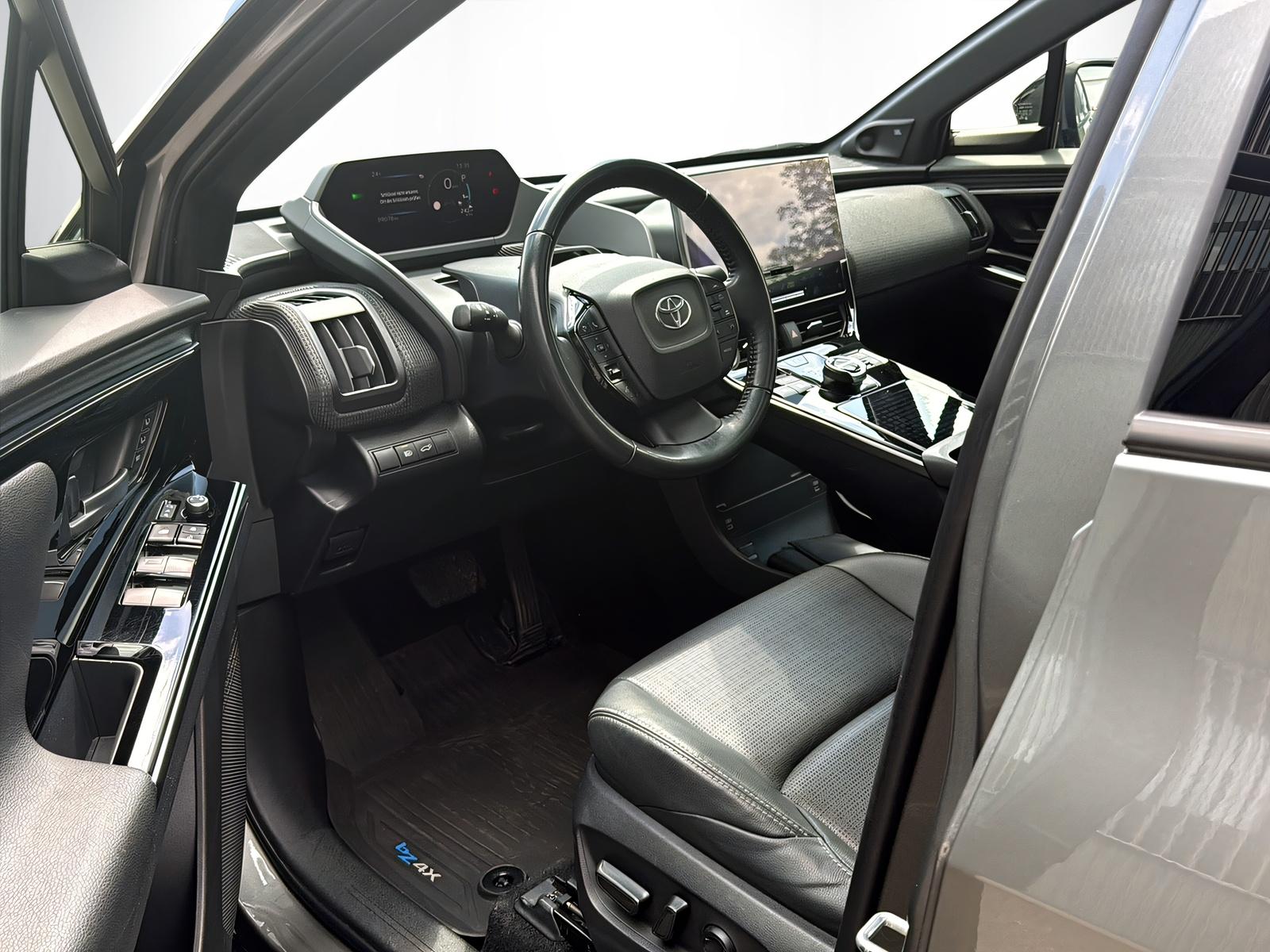 TOYOTA bZ4X 6.6 kw OBC Premium AWD-image-10