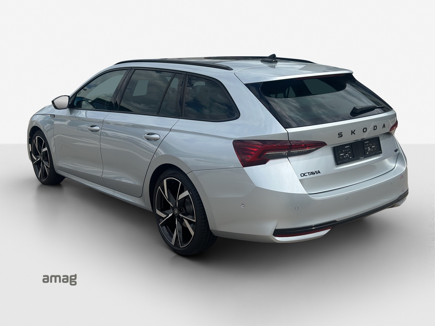 SKODA Octavia Combi 2.0 TSI DSG Selection 4x4-image-2